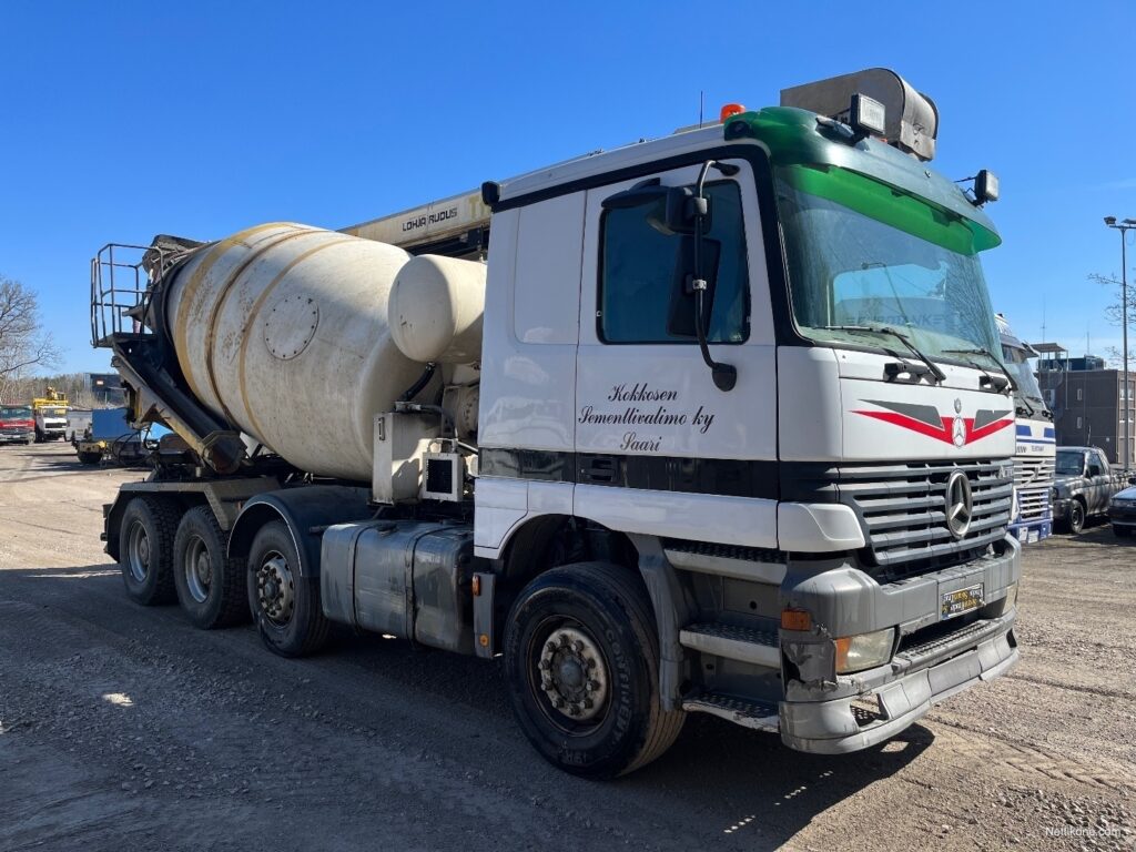 Mercedes-Benz Actros 3235 8x4 Sarakan pytty
